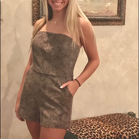Strapless Romper - Picture 6 of 7